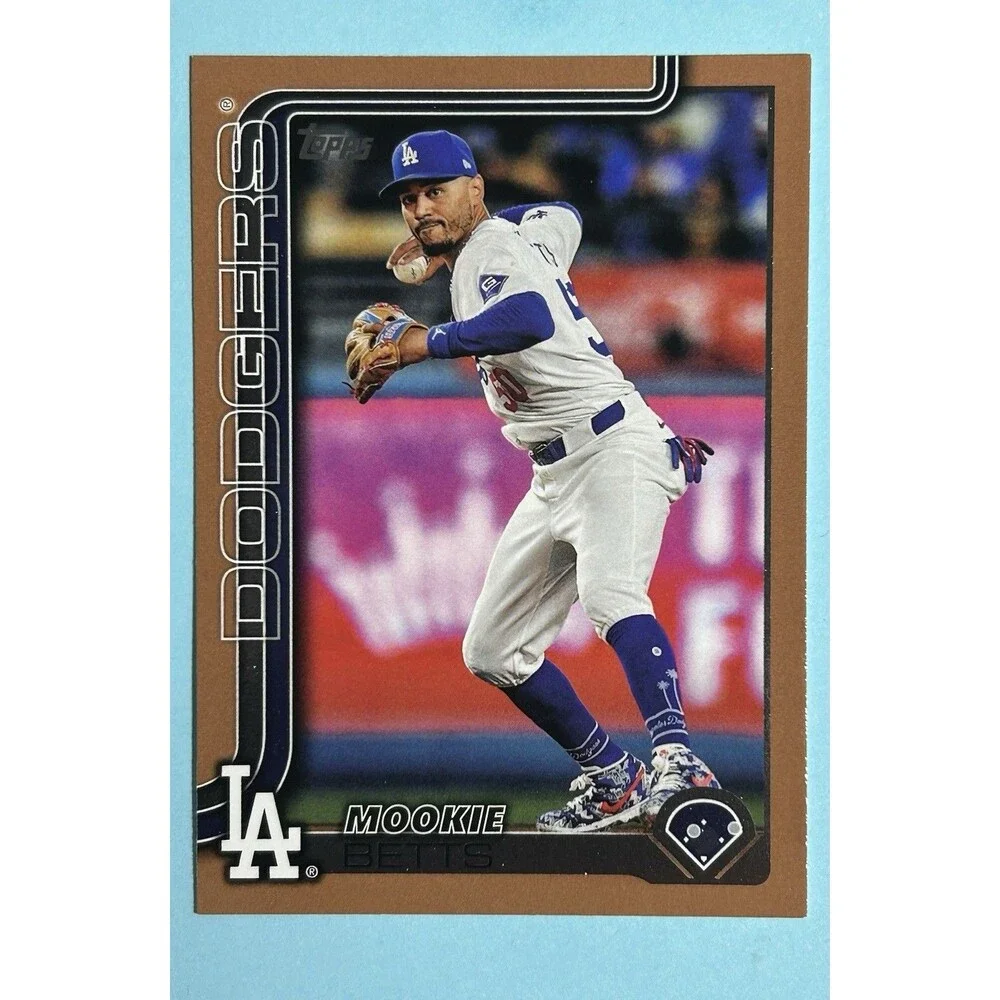 Mookie Betts LA Dodgers 2025 Topps Series 2  Gold #500 Ser 0644/2025